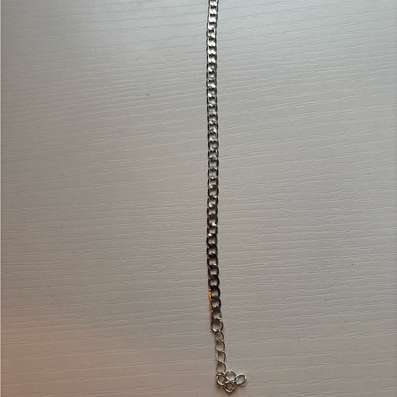 Elegant Silver Chain Bracelet - Picture 2 of 3